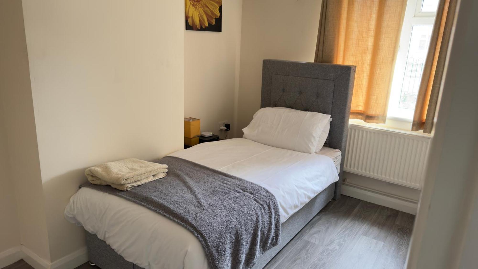 Contractor'S Haven- 4-Bedroom House With Free Parking, Super Fast Wifi, Fran Properties In Aylesbury, Pets Are Welcome! Aylesbury  Exterior foto